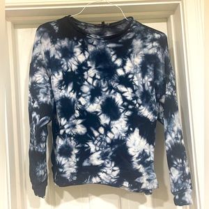 Generation Love Women’s XS navy and white tie-dye sweatshirt with side slits